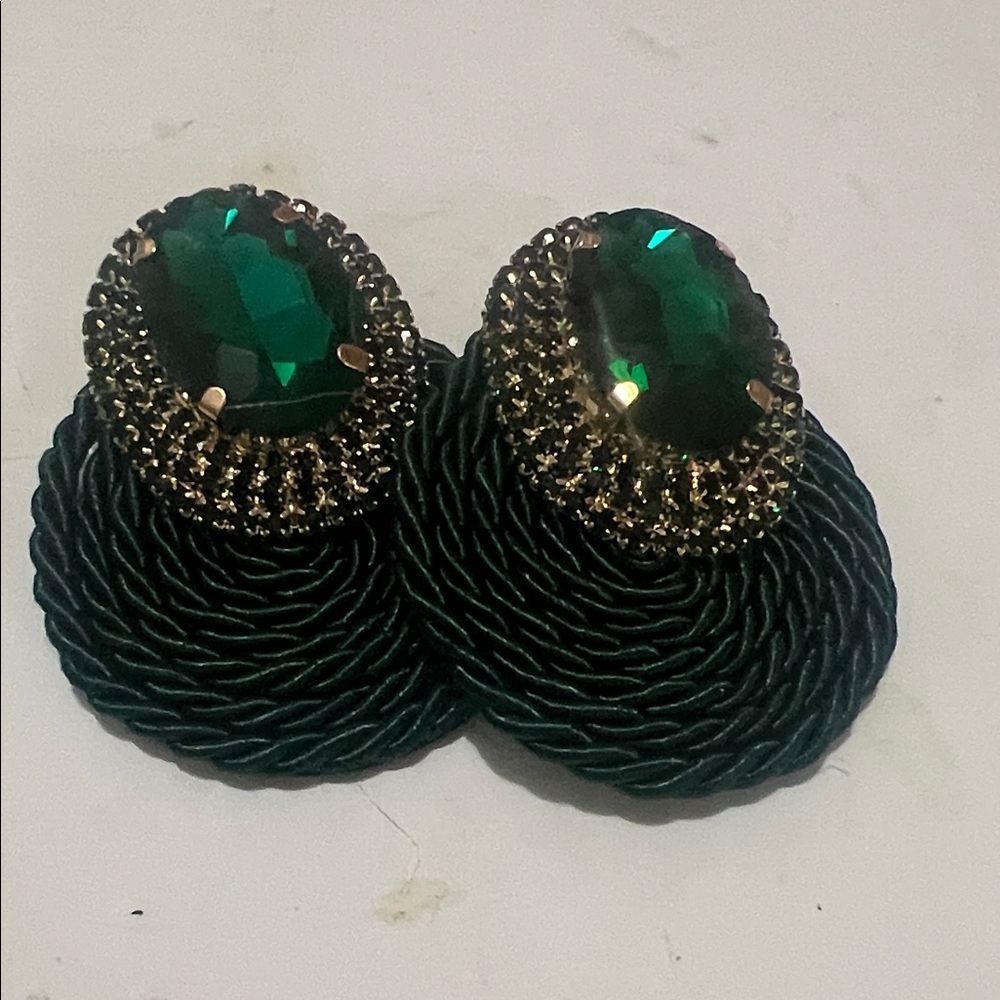 OVAL ELEGANT GREEN & GOLD HANDMADE EARRINGS‎